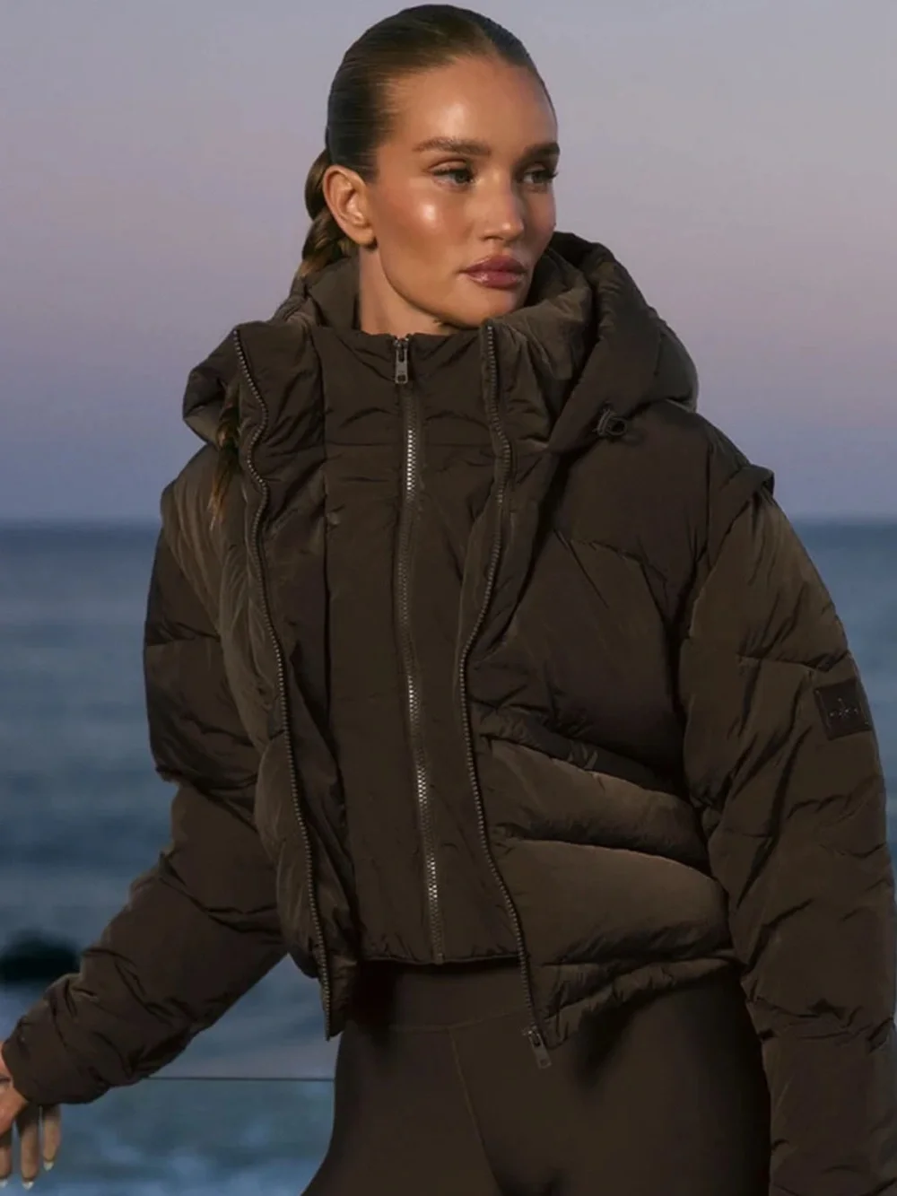 Alo Yoga Glacier Puffer in espresso